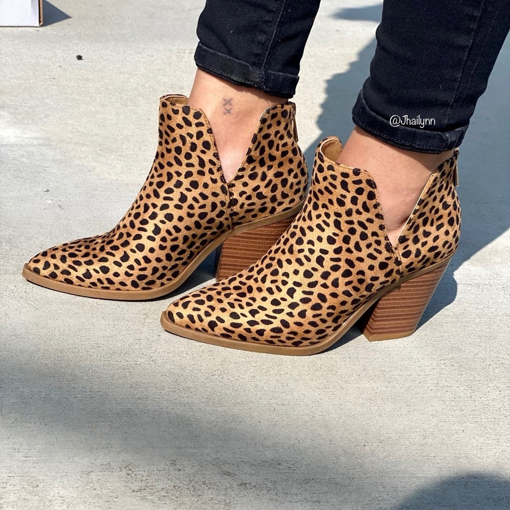 CHEETAH PRINT SIDE CUT BOOTIE - Picture 8 of 9